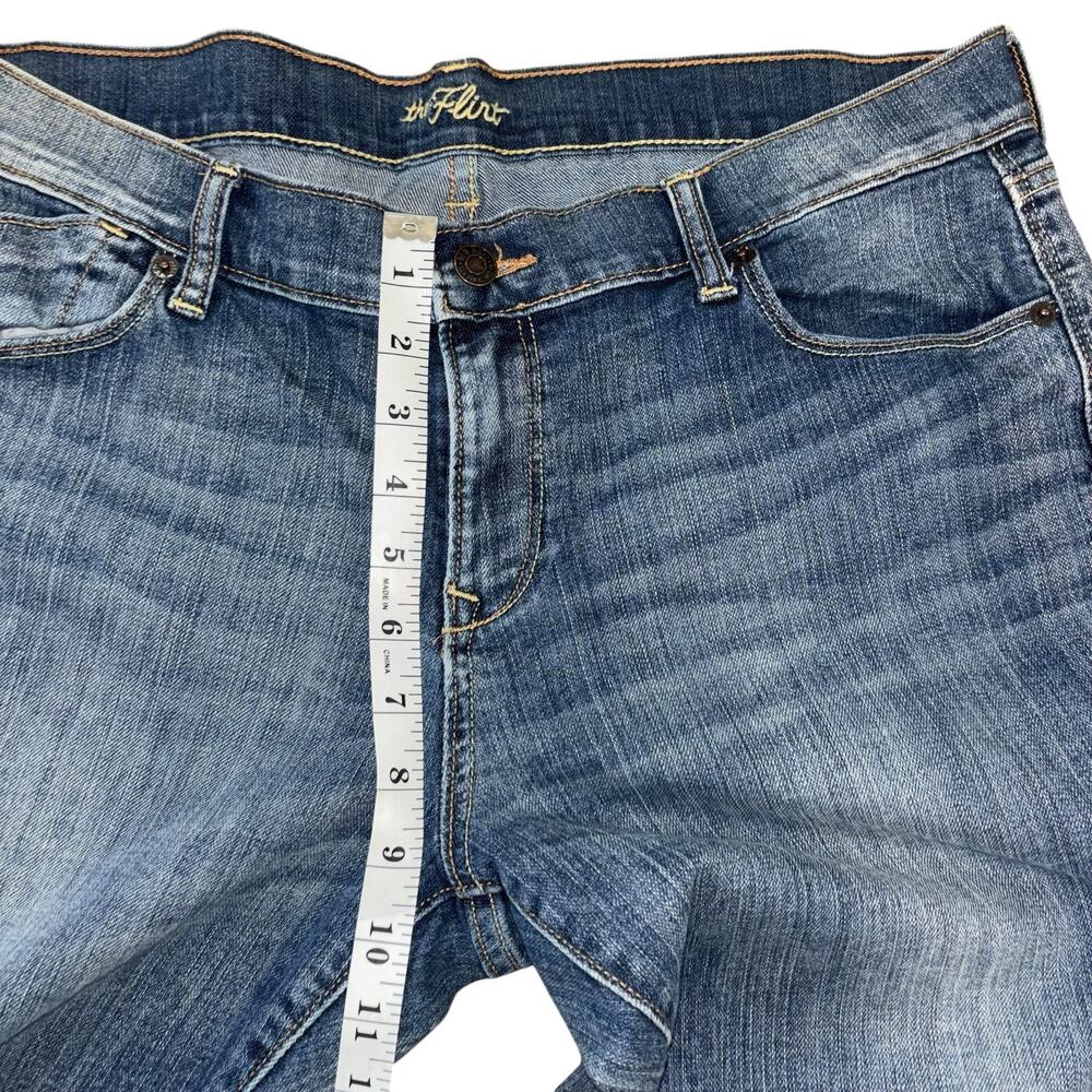Old Navy The Flirt Straight Leg Jeans Women’s 14 Short Preppy Casual Normcore - Picture 8 of 9